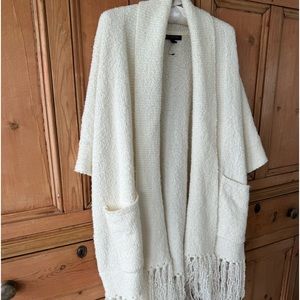 BANANA REPUBLIC WHITE FRINGE CARDIGAN NWOT MEDIUM